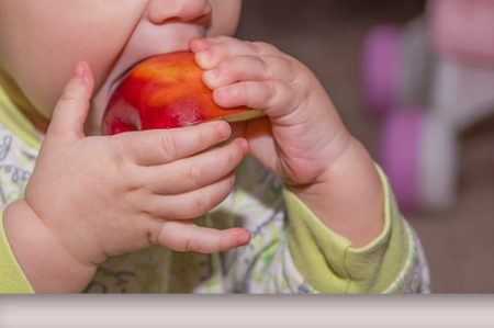 Educating CHildren|Preschool|Maths|colours(primary)|Five Red Apples